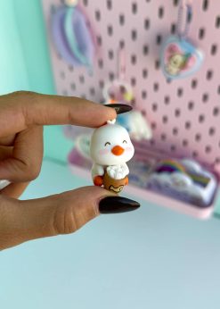 دکوری کوچک جوجه اردک نشسته