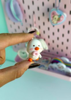 دکوری کوچک جوجه اردک نشسته