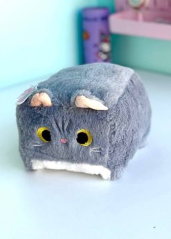 عروسک گربه نشیمن