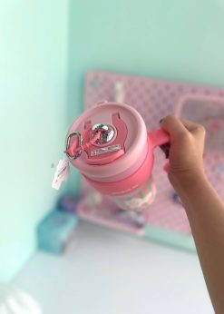 تراول ماگ دسته دار گربه و توت فرنگی