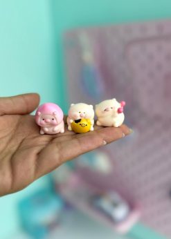 دکوری خوک بازیگوش نشسته صورتی