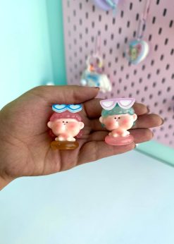 ریزولو کیوت گرل عینکی