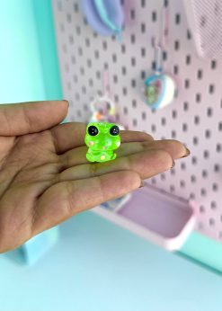 ریزولو کرم و قورباغه رنگی