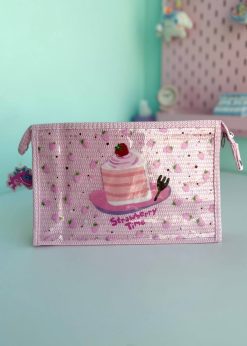 کیف لوازم آرایش کیک توت فرنگی