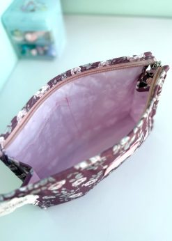 کیف لوازم آرایش گل گلی بنفش