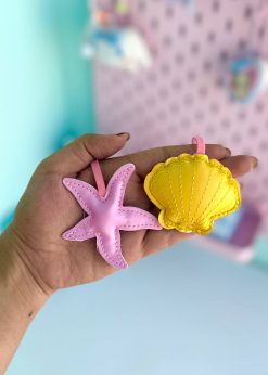 عروسک چارم بگ چرمی ساحلی