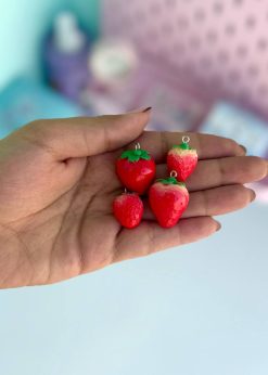 آویز پیکسلی توت فرنگی