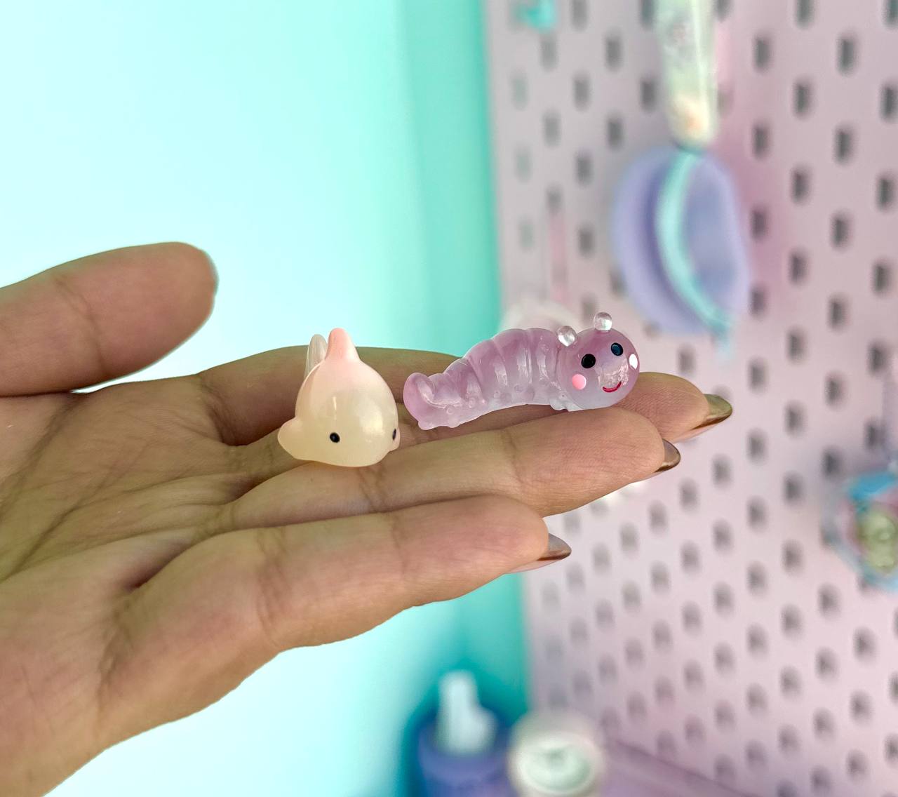 دکوری شبتاب کرم و ماهی پاستلی