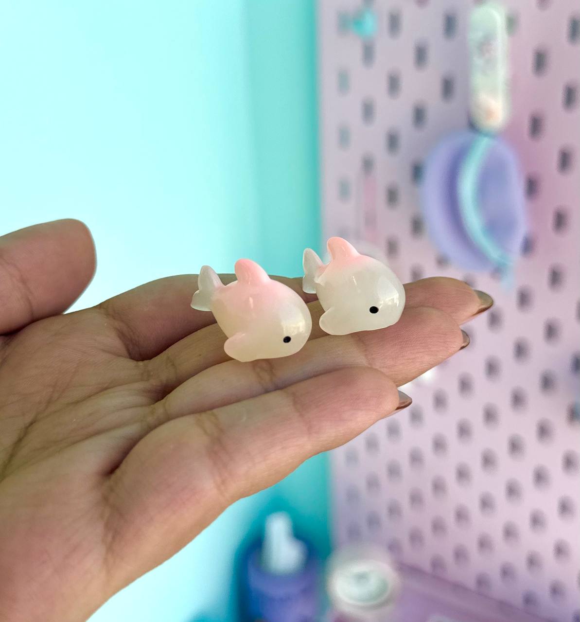 دکوری شبتاب کرم و ماهی پاستلی