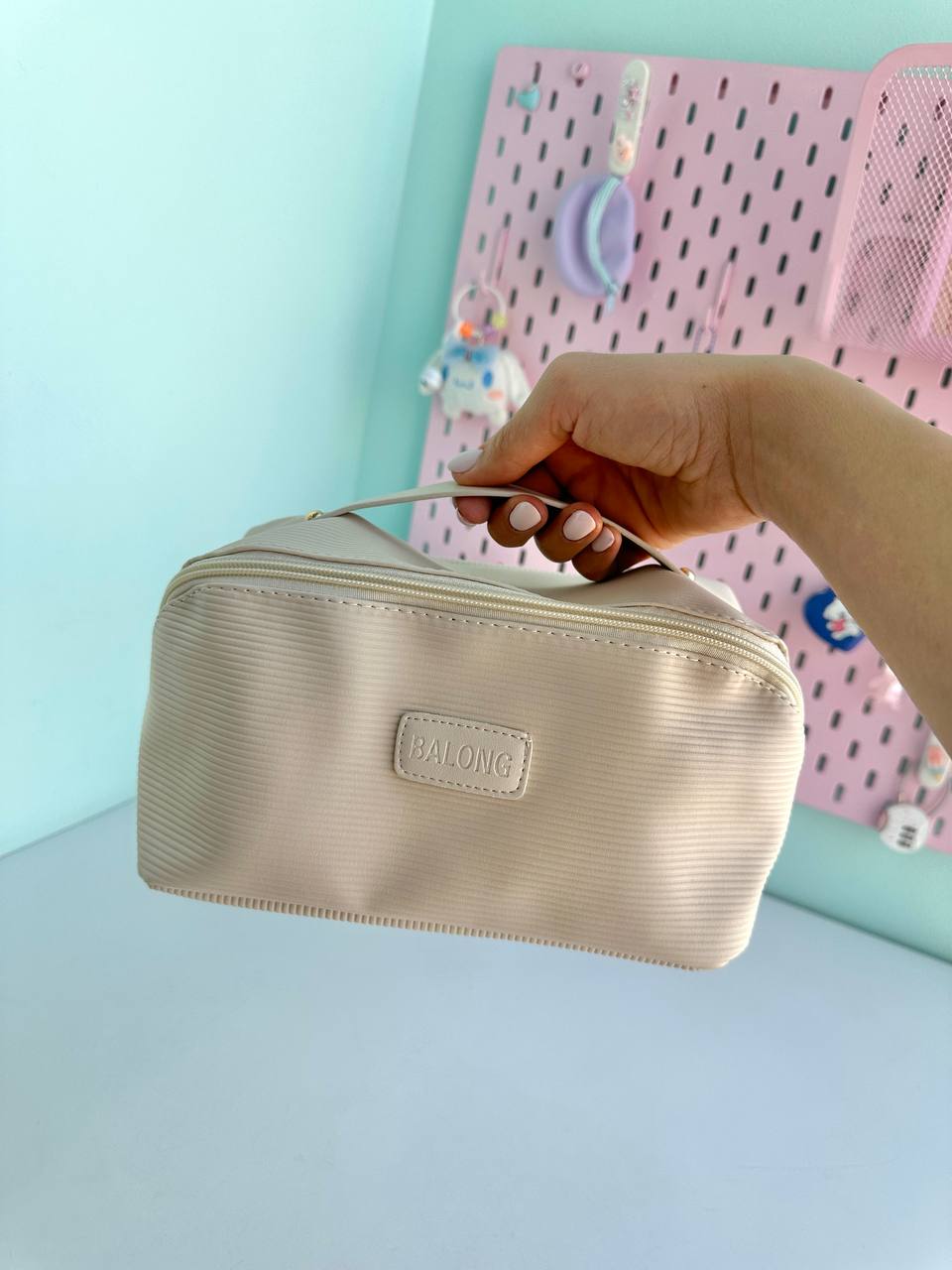 کیف لوازم آرایش دسته دار پاستلی