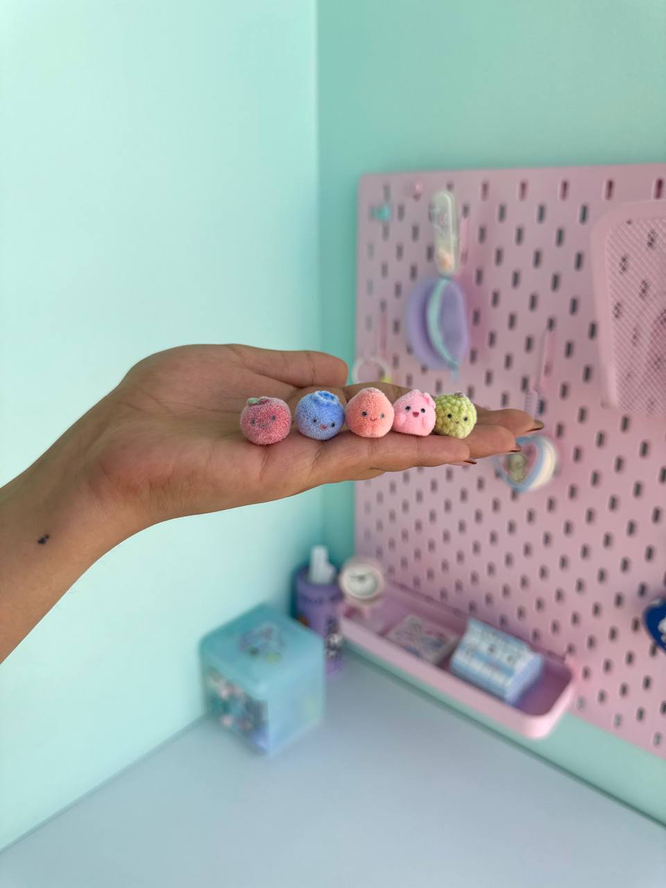 دکوری مخملی گرد میوه ای