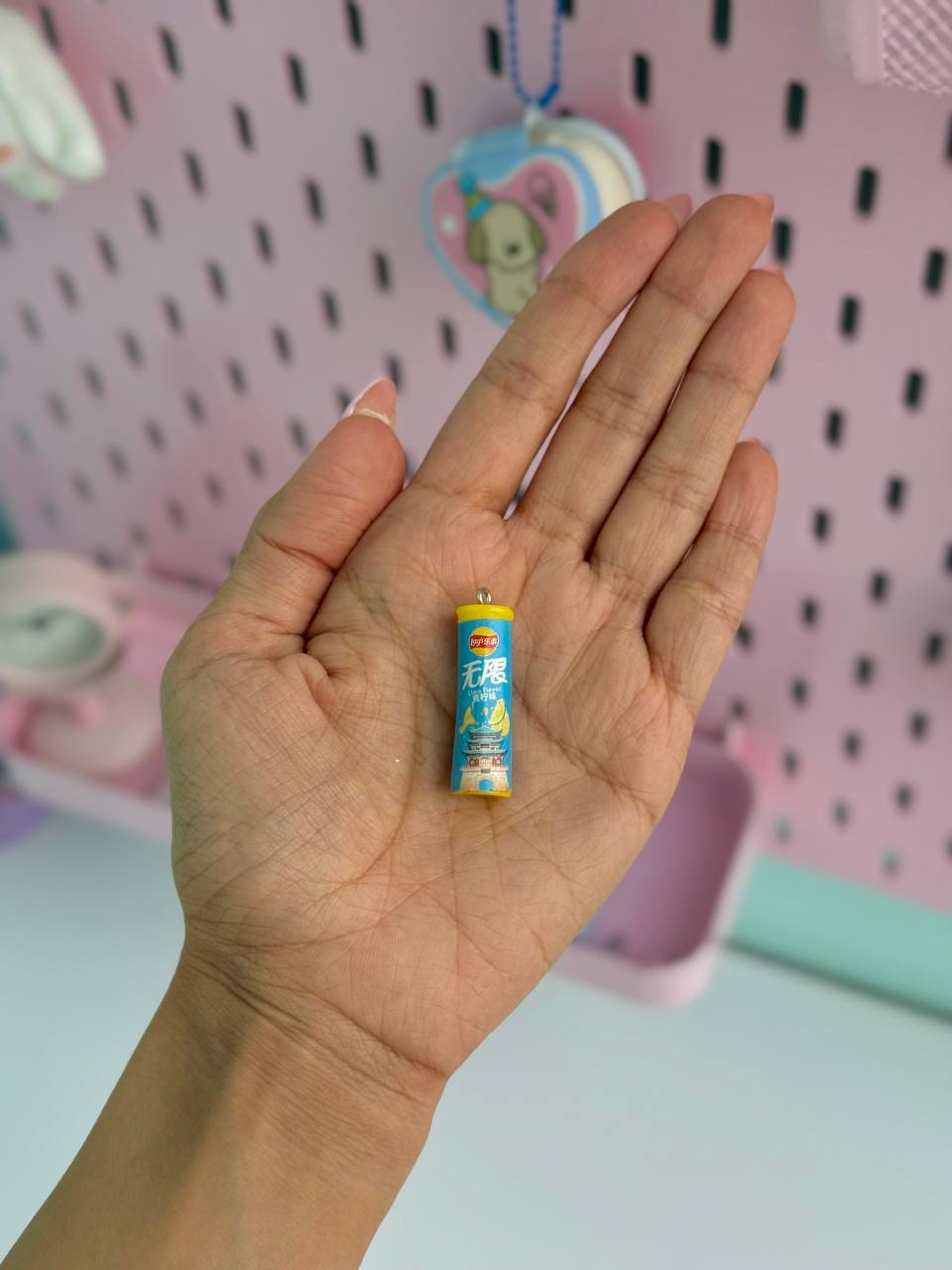 دکوری آویز دار چیپس و نوشابه