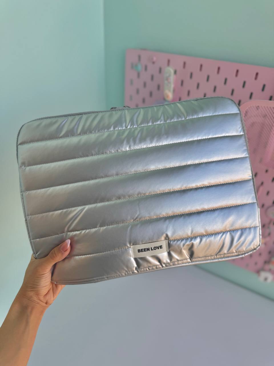 کیف لپ تاپ نقره ای