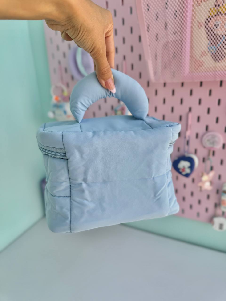 کیف لوازم آرایش پفکی آبی پاستلی