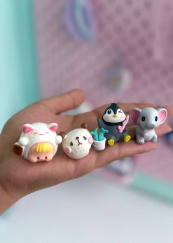 پینکولو حیوانات کیوت نشسته