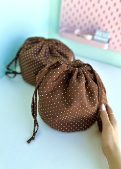 کیف پینترستی بقچه ای خال خالی شکلاتی
