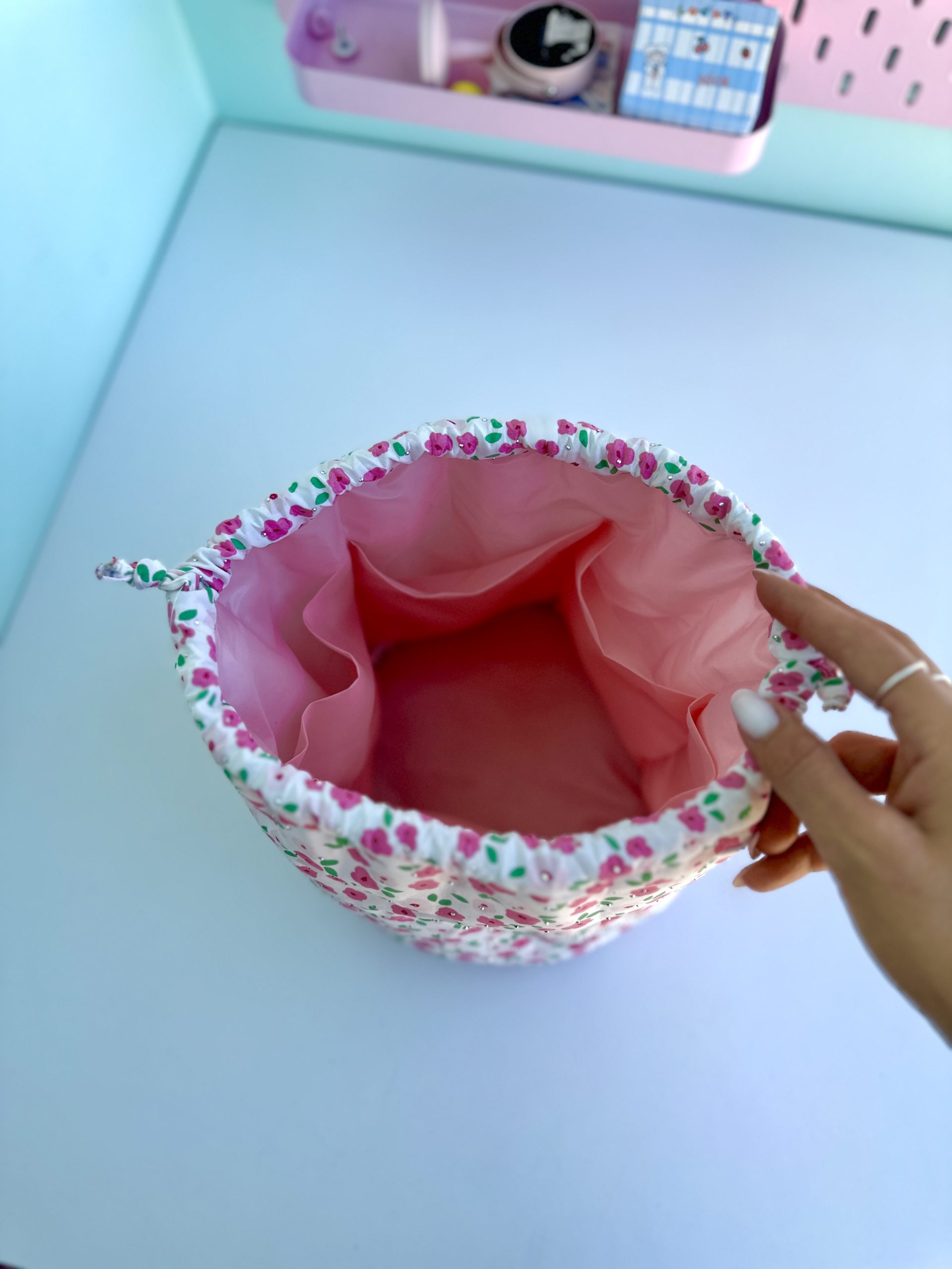 کیف پینترستی بقچه ای گلدار صورتی