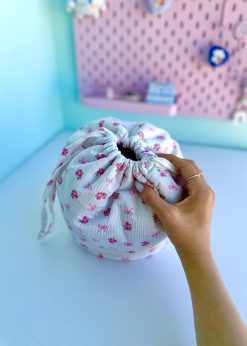 کیف پینترستی بقچه ای گلدار سفید
