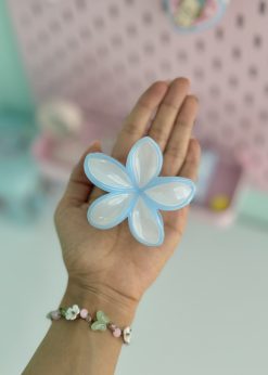 کلیپس طرح گل سفید پاستلی