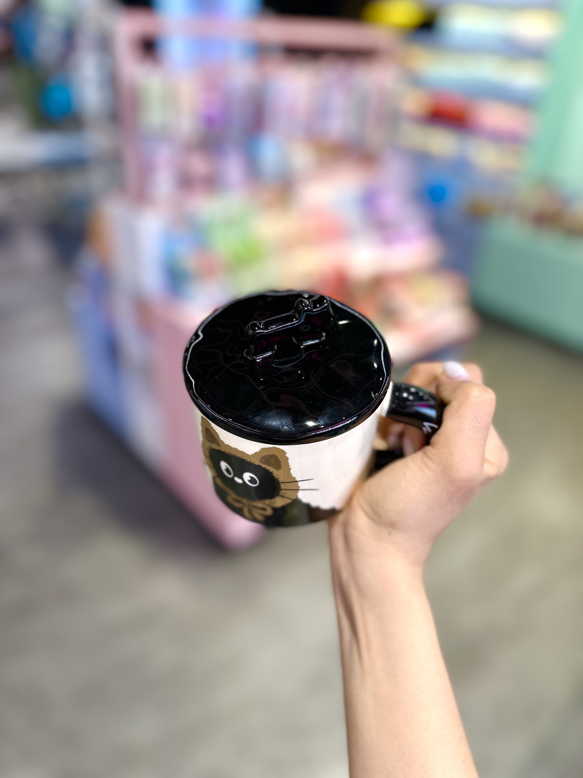 ماگ در عروسکی گربه قهوه ای