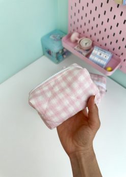 کیف پینترستی چهارخونه صورتی