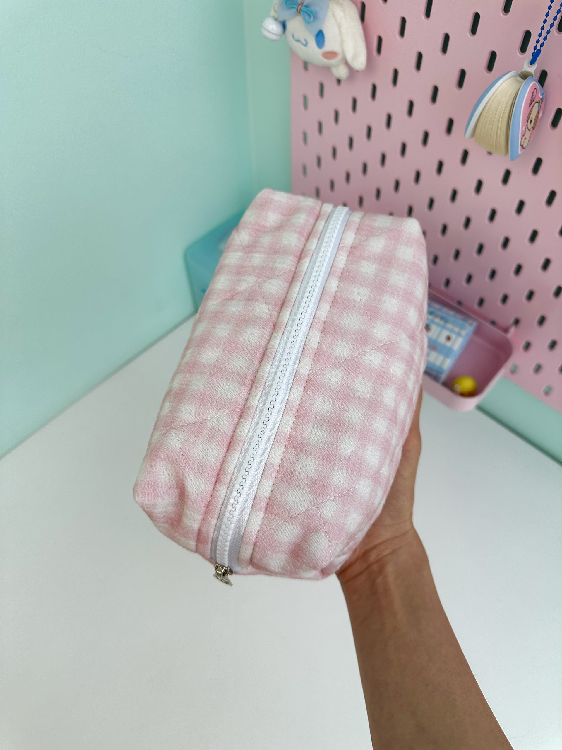 کیف پینترستی چهارخونه صورتی