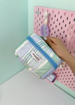 کیف پینترستی صندوقچه ای آبی راه راه پاستلی