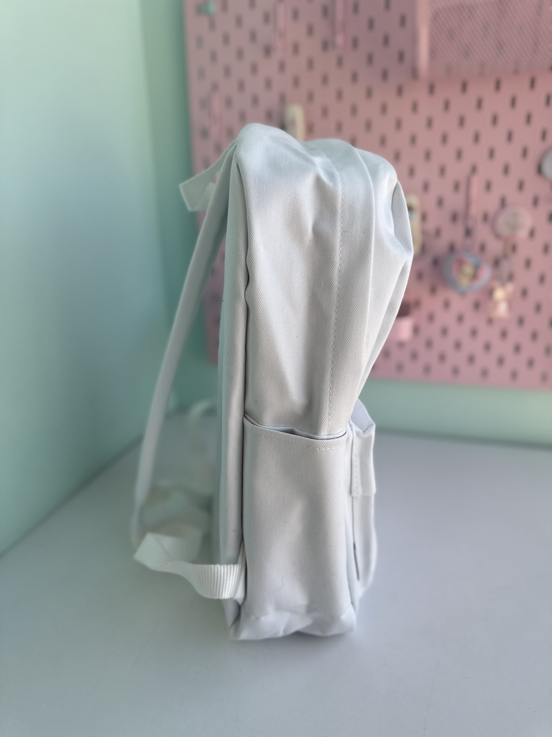 کوله پینترستی پروانه کیوت سفید