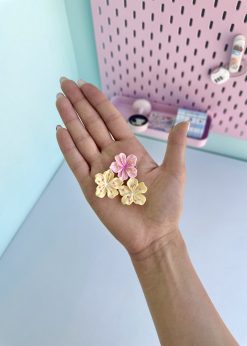 پینکولو آویزدار گل پاستلی