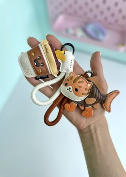 چارم چرمی کافی و گربه کیوت