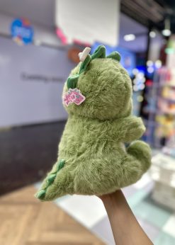 عروسک دایناسور و قلب کیوت سبز