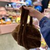 پتو بالشتی لبولبو دسته دار قهوه ای