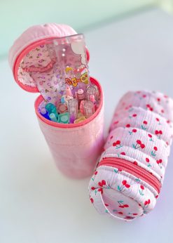 جامدادی پینترستی استوانه ای صورتی