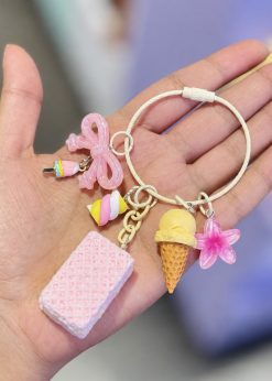 جاکلیدی پینترستی بستنی و پاپیون صورتی پاستلی